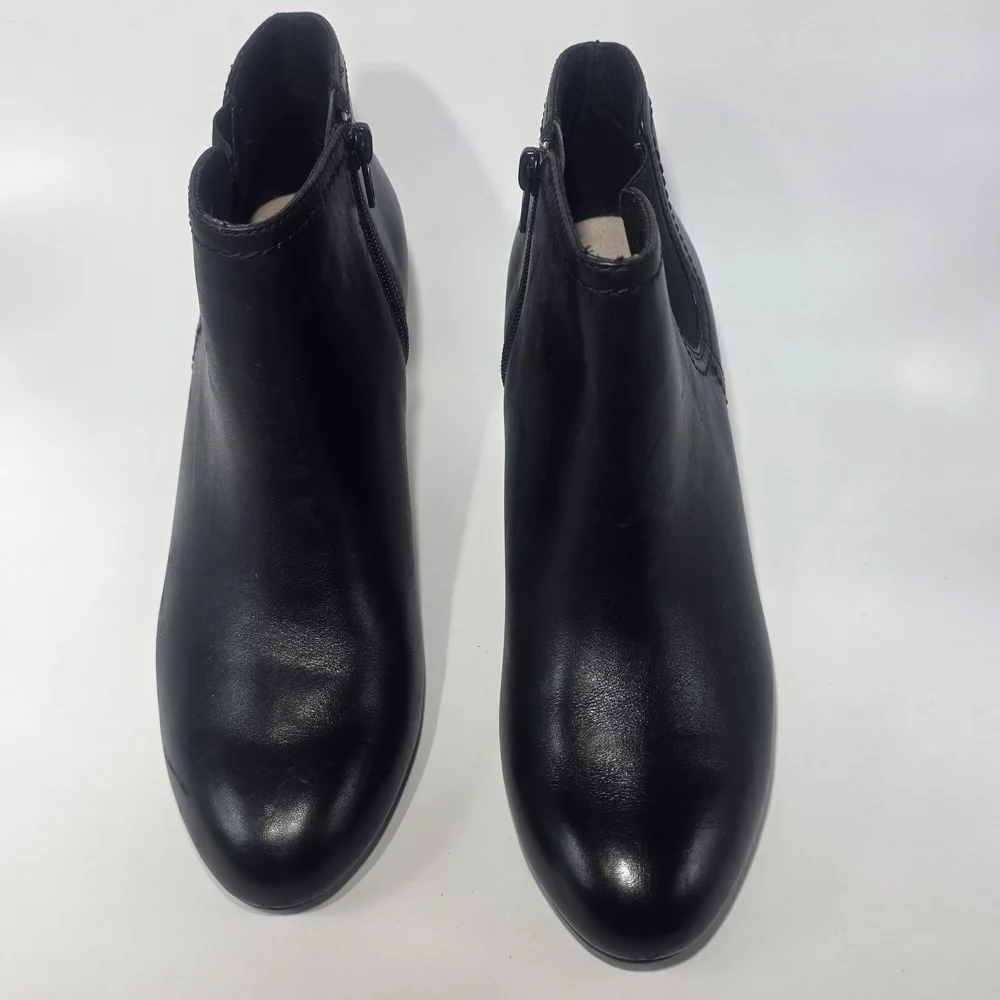 Clarks Women’s Black Leather Ankle Boots Size 9 Heeled Booties New